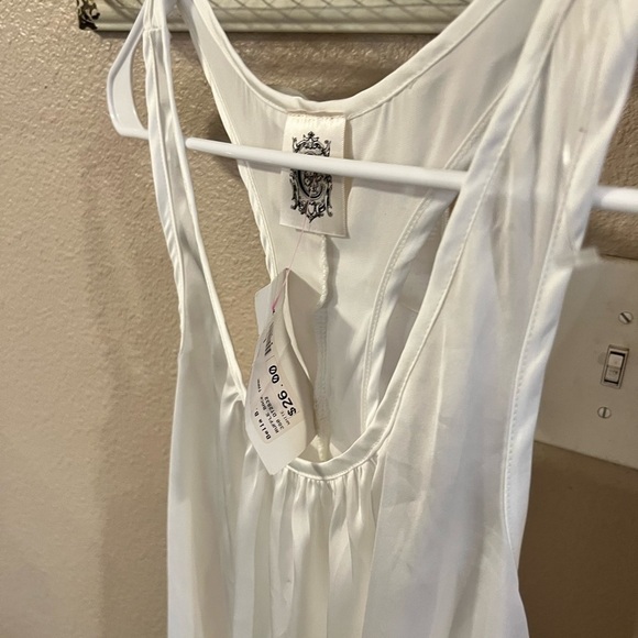 𝅺BELLA B white tank top - Picture 2 of 7